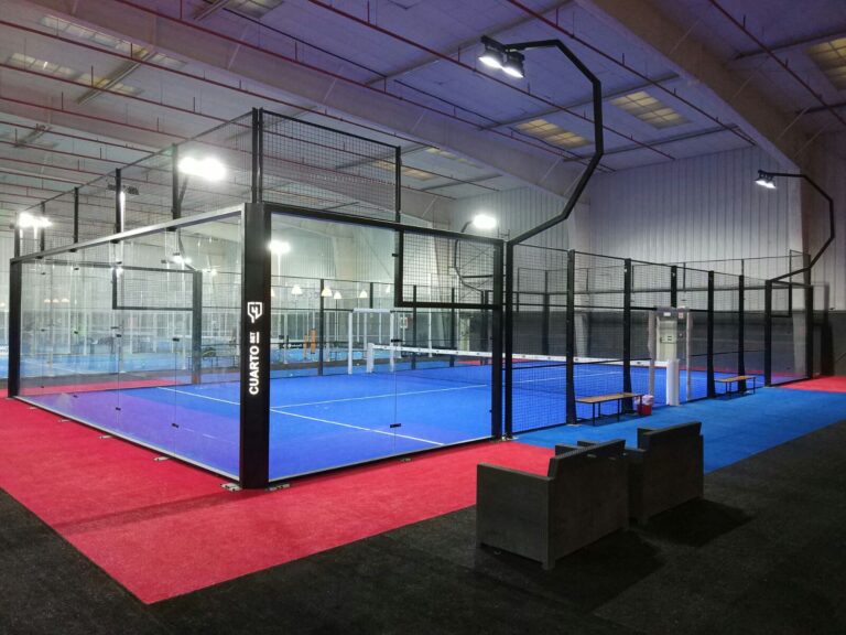 Tipos de quadra de Padel: Como o piso influencia seu jogo
